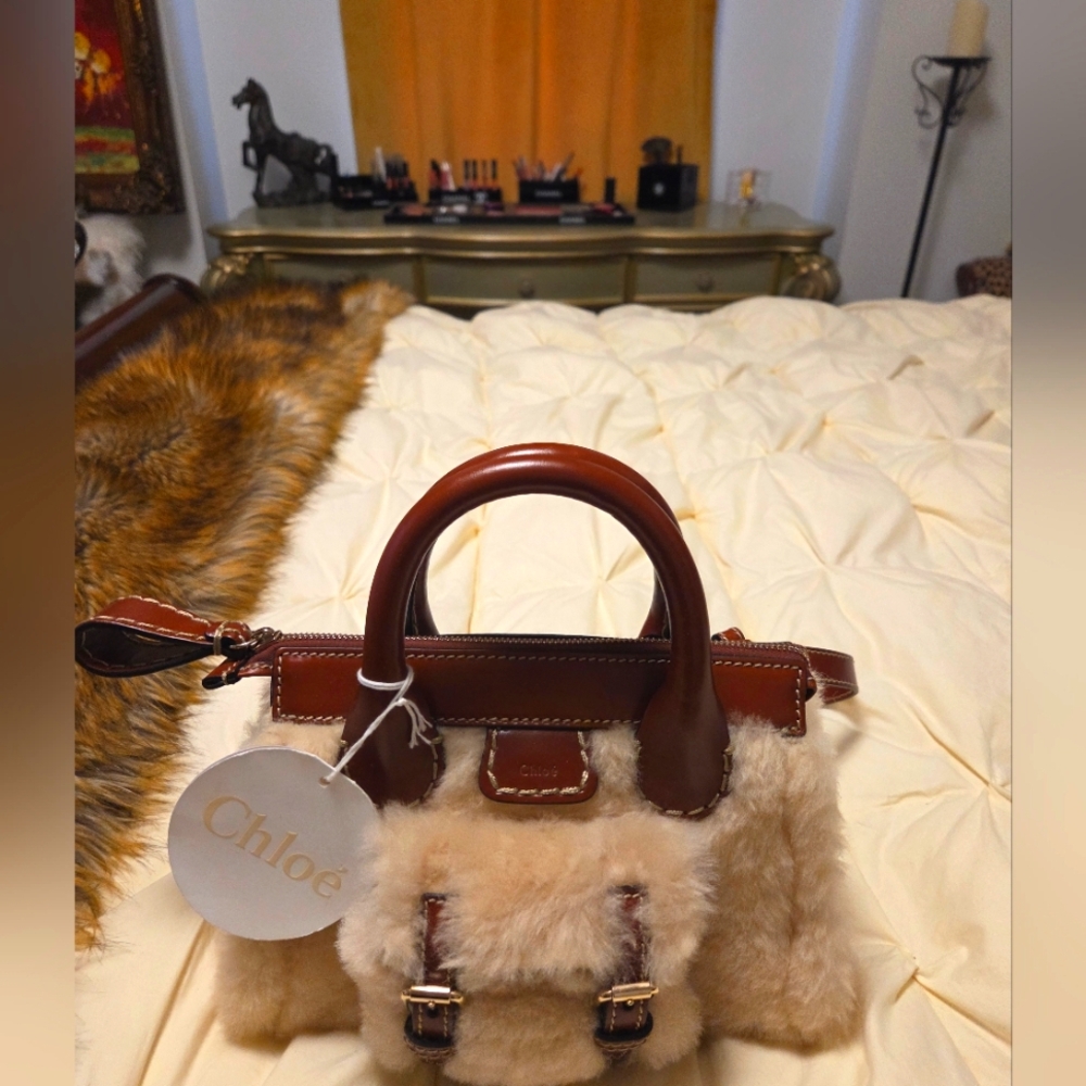 CHLOE, The Edith, Bag Shearling with Structured Design